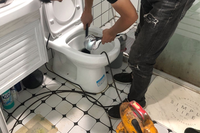 贵南疏通下水道