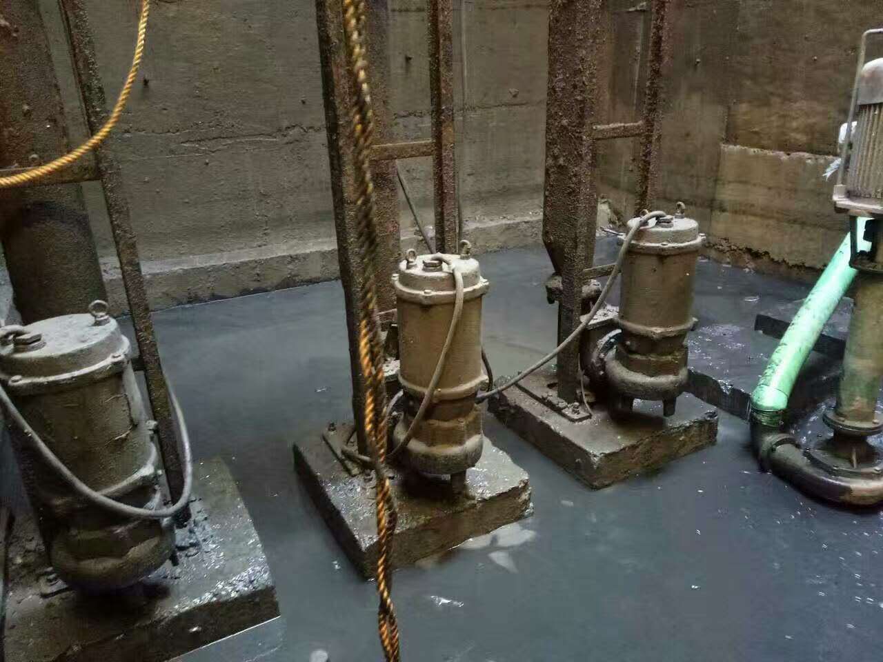 贵南污水池清理